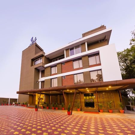 Royal Inn Khandwa Exterior photo
