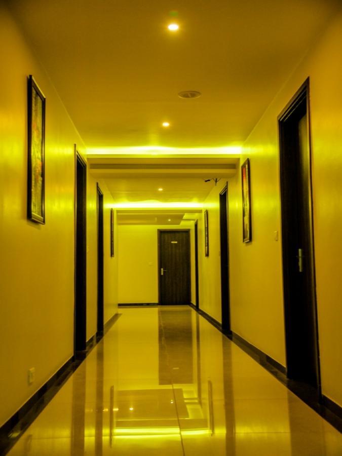 Royal Inn Khandwa Exterior photo