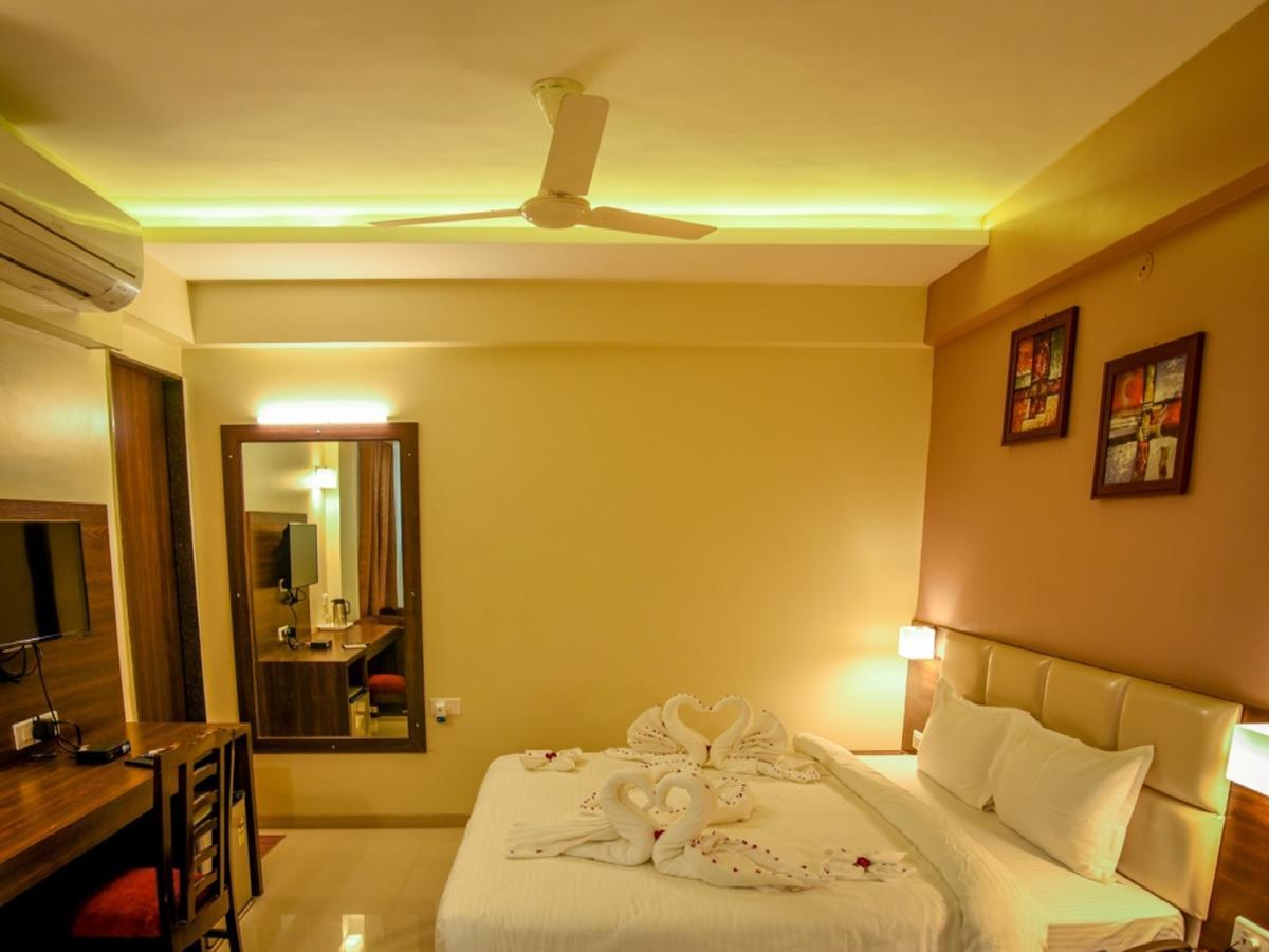 Royal Inn Khandwa Exterior photo